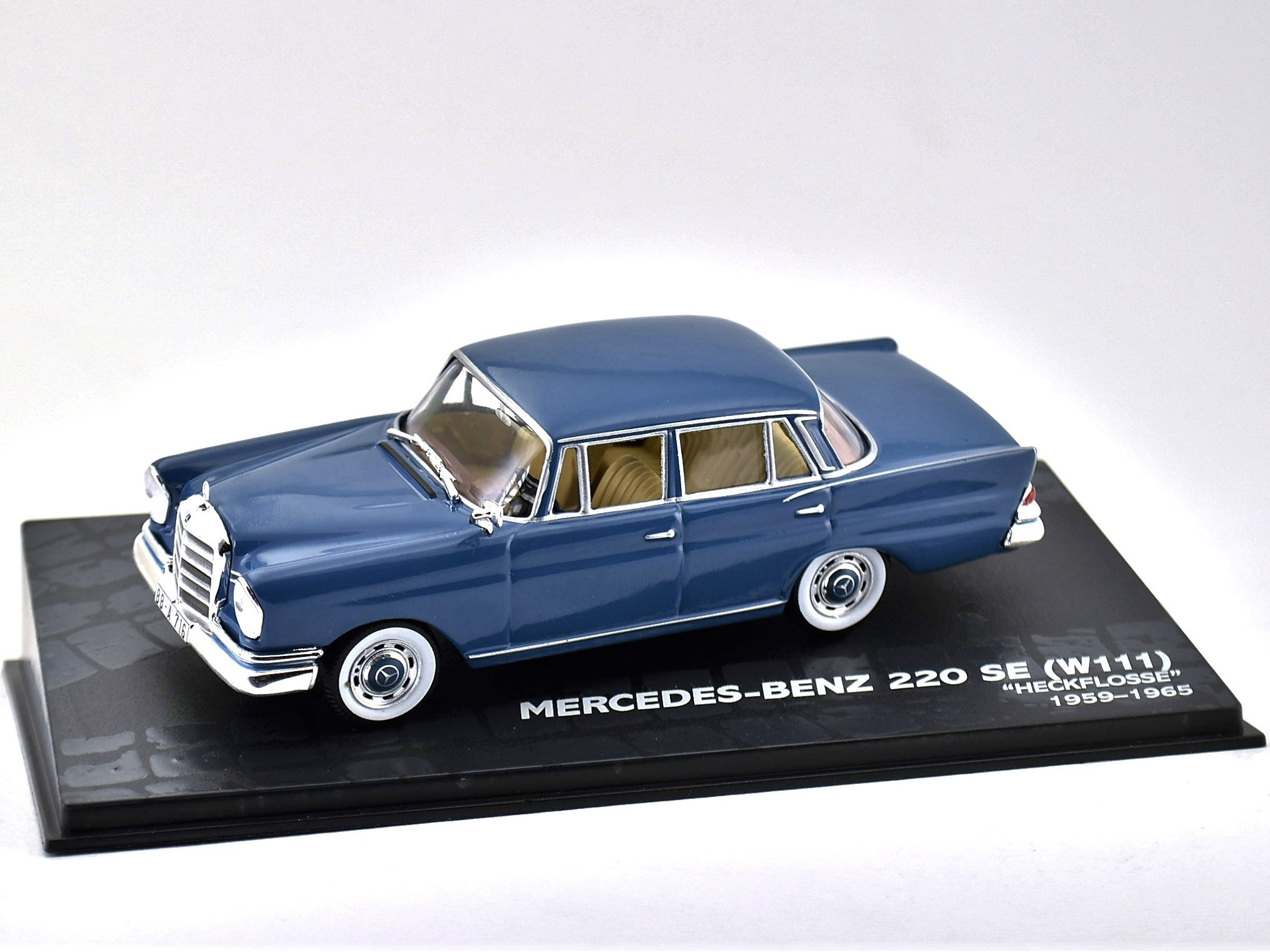 MERCEDES-BENZ 220 SE (W111) - "Heckflosse" - 1959-1965